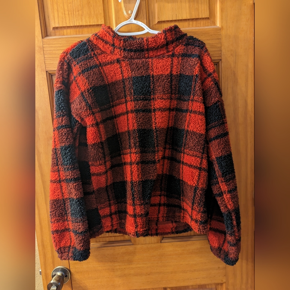 Brand new never worn fuzzy buffalo top